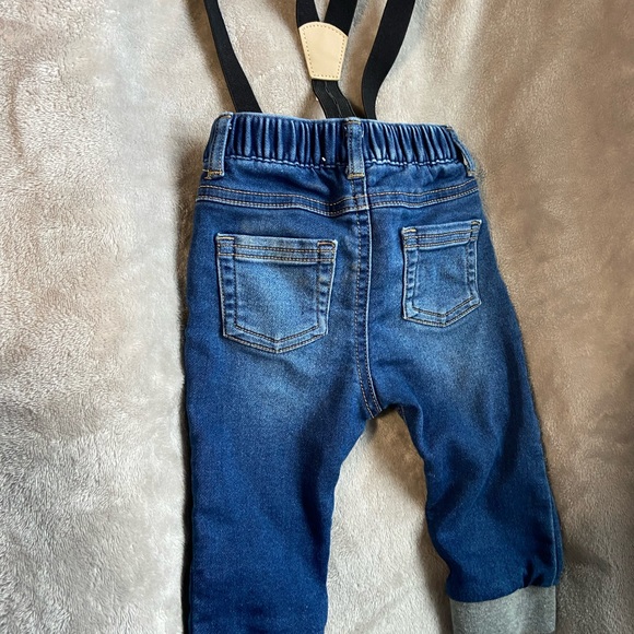 Cat and Jack jeans with suspenders 6-9 months - Picture 3 of 3